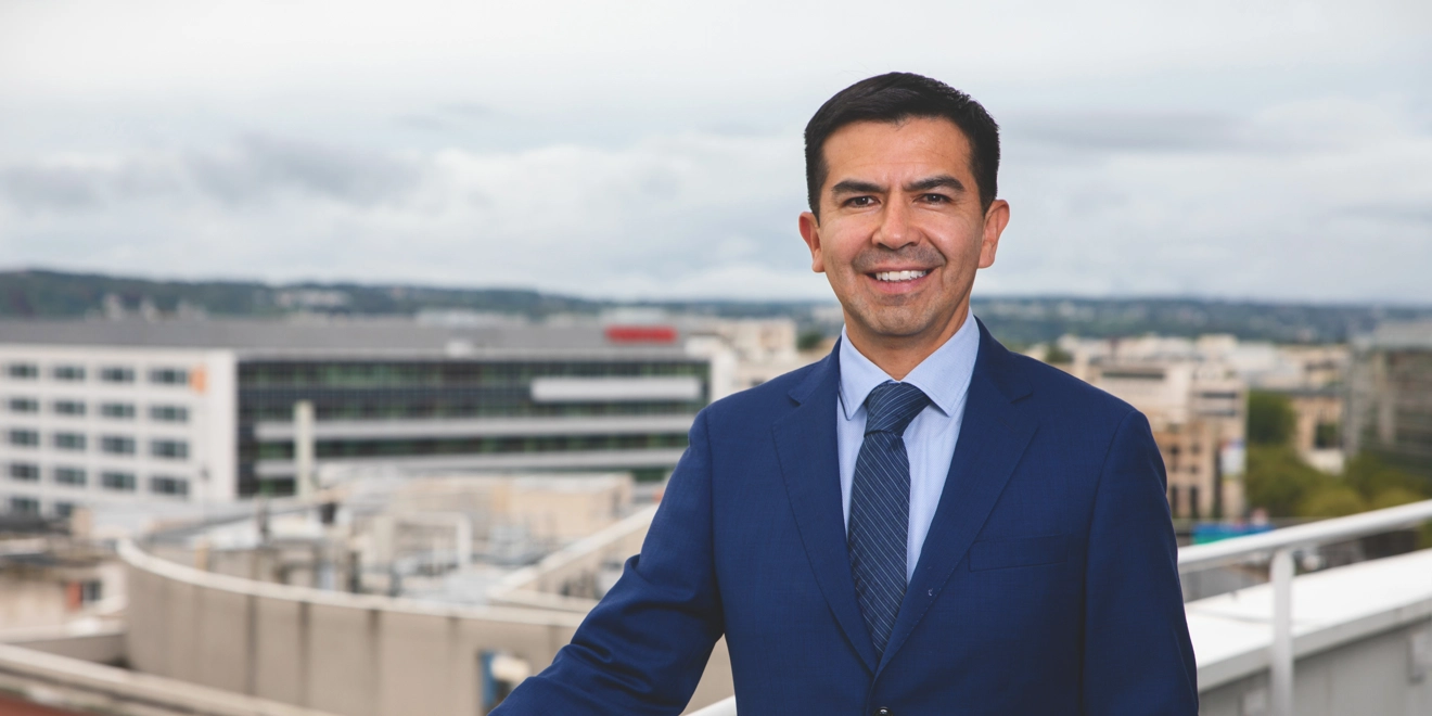 Eduardo Cevallos,| Directeur Financier